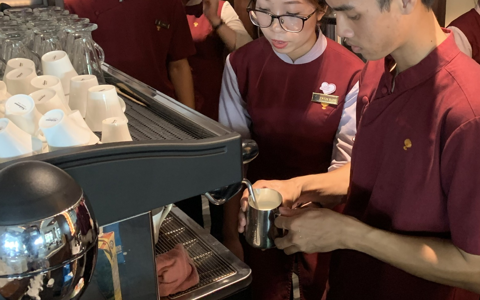 TÌM HIỂU THÊM VỀ CÀ PHÊ <BR/> VÀ CHƯƠNG TRÌNH ĐÀO TẠO CỦA CHÚNG TÔI