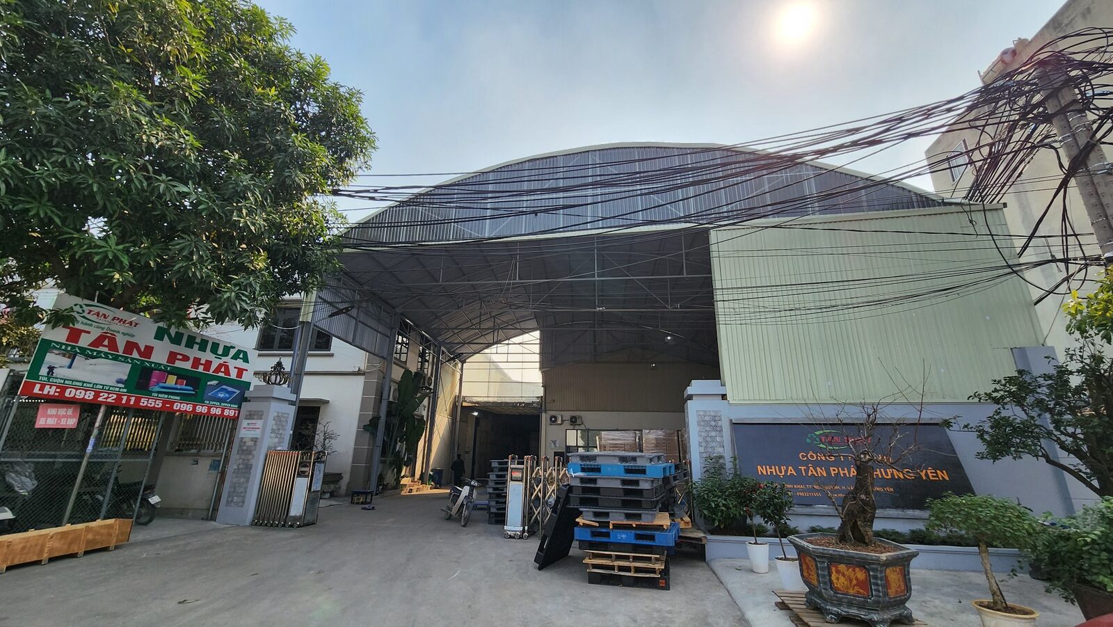 Mặt tiền nhà máy Nhựa Tân Phát