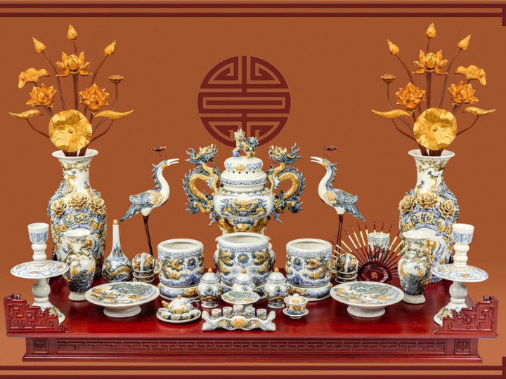 Đồ thờ gốm sứ