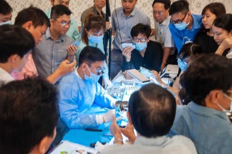 Lớp học cấy ghép Implant - Kiên Giang