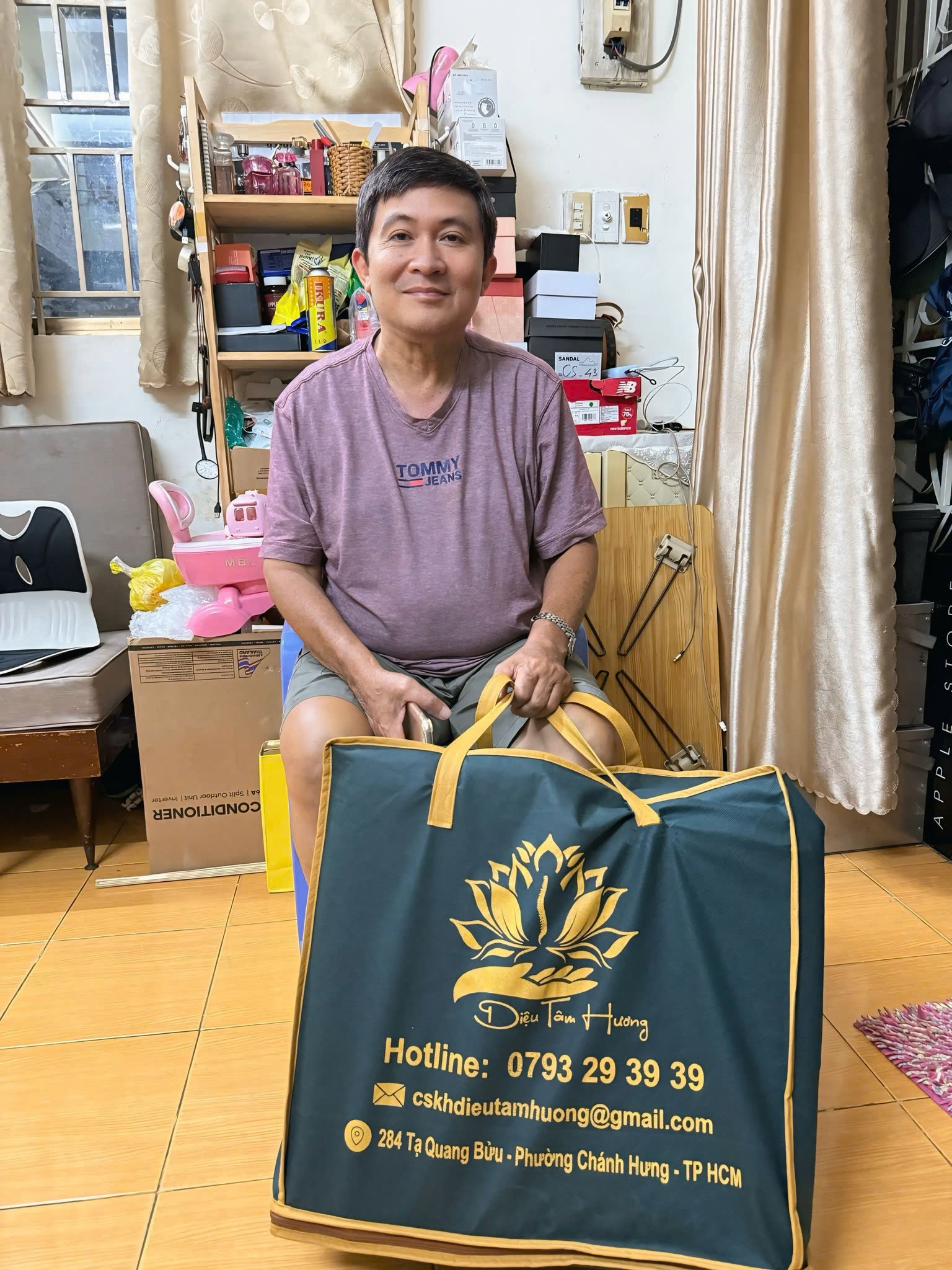 Anh Khanh - nhân viên văn phòng