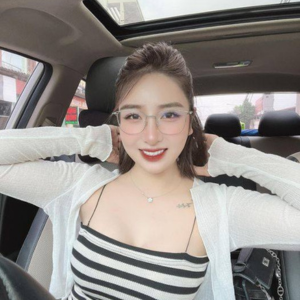 Hoàng Oanh 