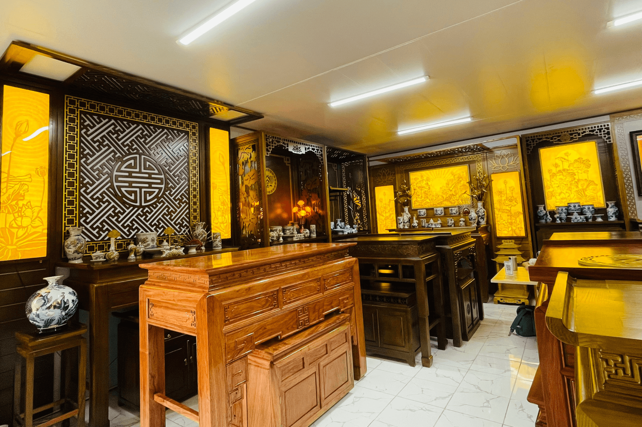 Bàn Thờ Thiện Đức Cam Kết: