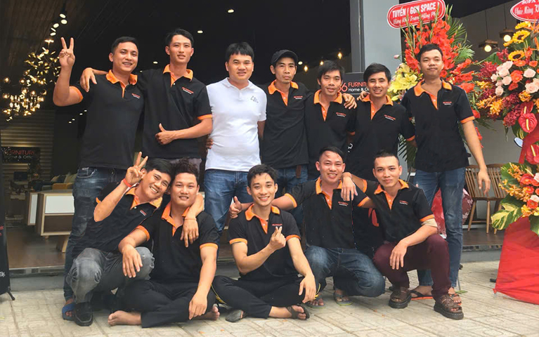 Đội ngũ nhân sự