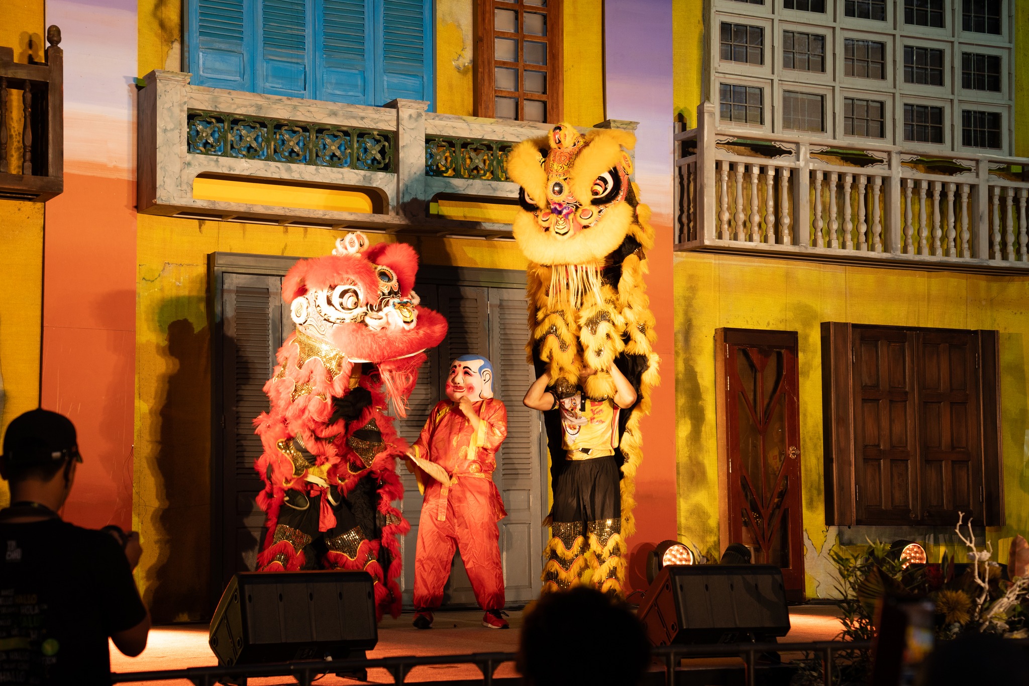 GIỮ GÌN BẢN SẮC VĂN HÓA DÂN TỘC