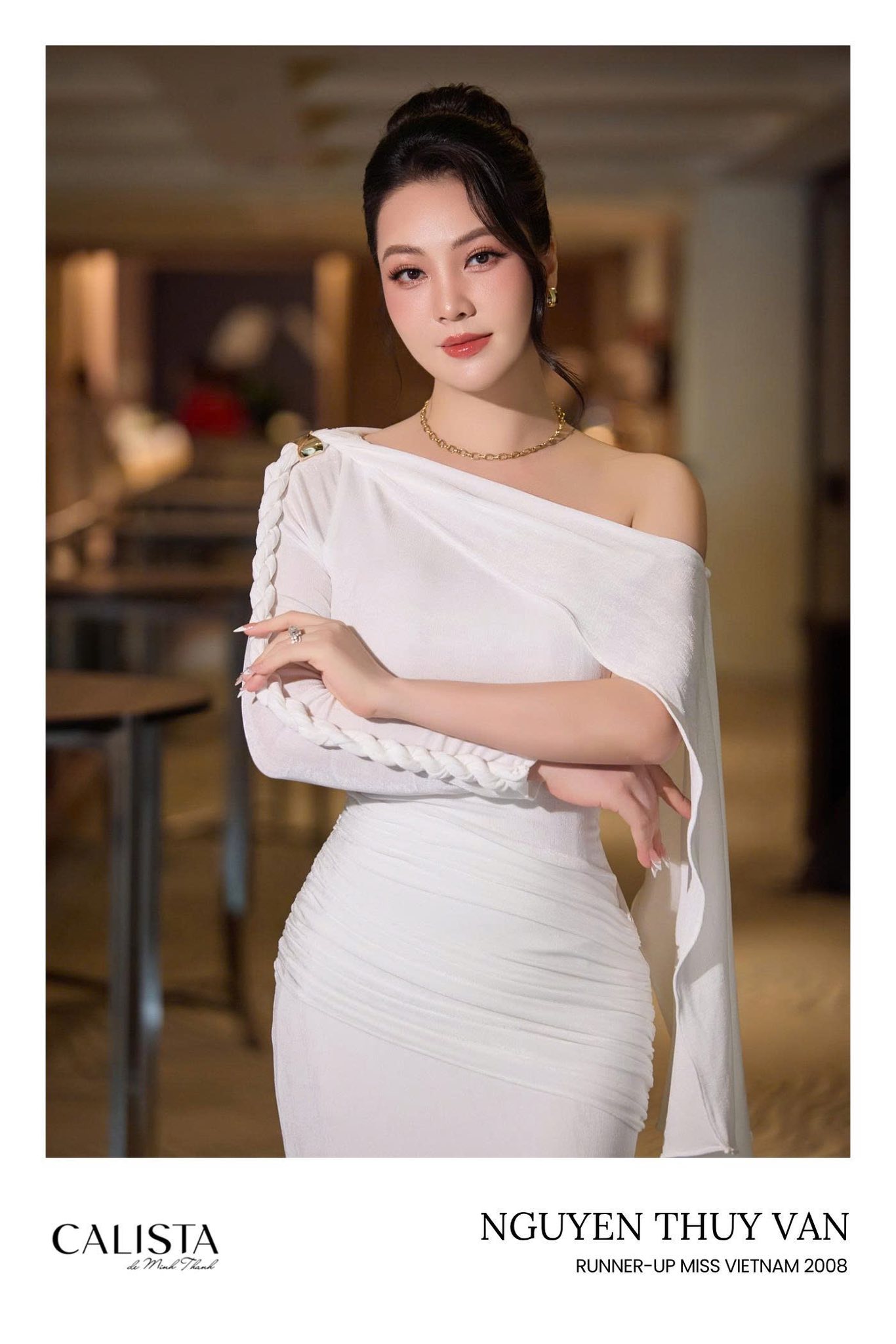 Runner-up Miss Vietnam 2008 Nguyen Thuy Van in our Éloress Dress 