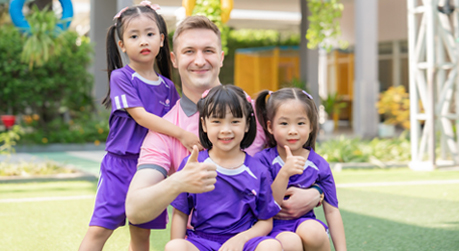 Phu Dong Lotus Kindergarten chính thức khai giảng chương trình giáo dục song ngữ. 
Tuyển sinh các bé từ 24 tháng đến 06 tuổi.
