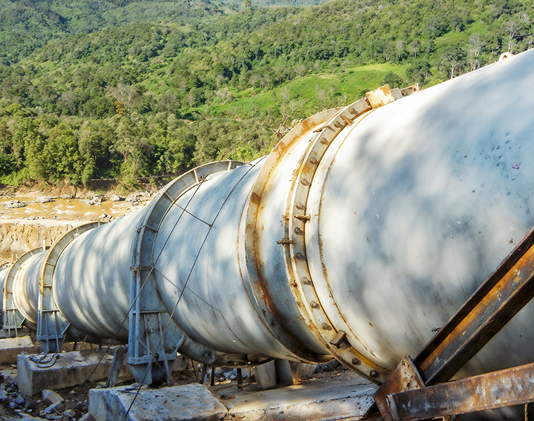 Đường ống áp lực, van, cửa nạp và xả nước, bồn chứa, bình chịu áp lực