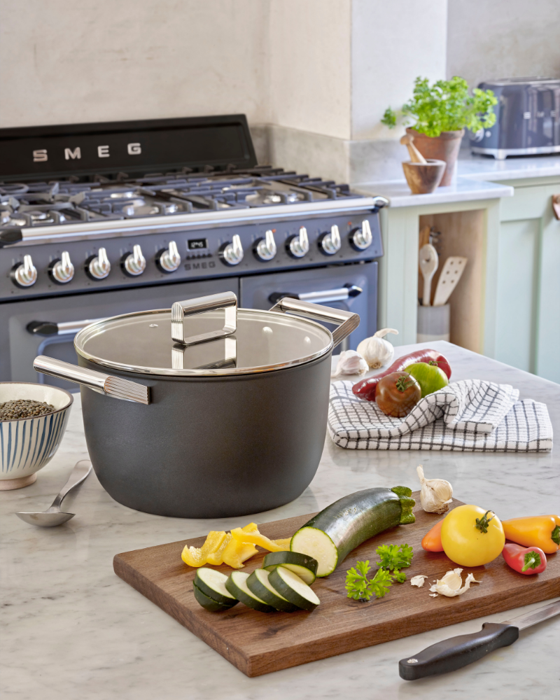 Smeg Cookware Collection