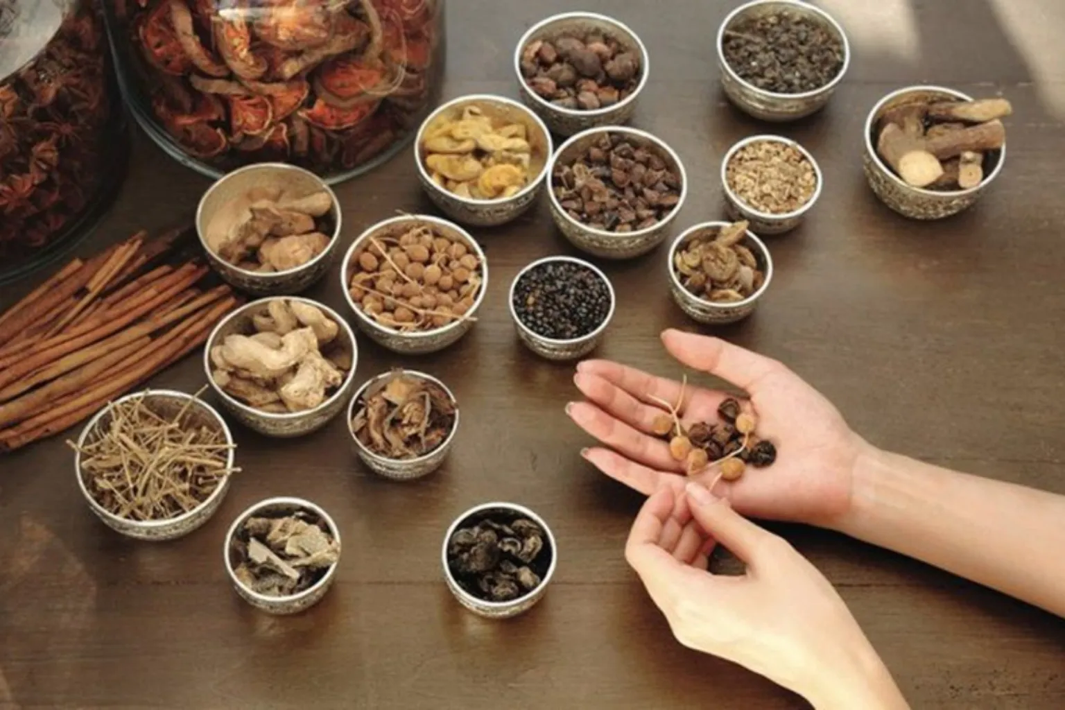 Chính sách sản xuất và gia công thuốc cổ truyền tại Thiên Việt Nhật